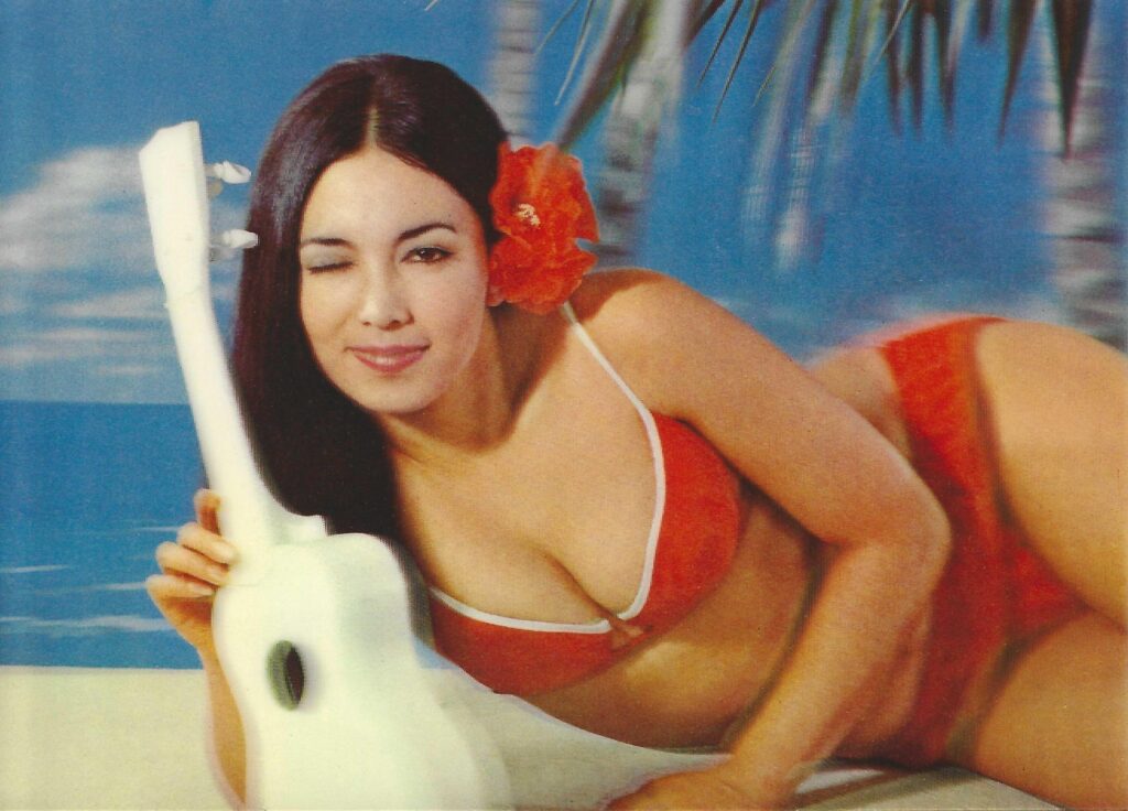 Blinking woman 3D lenticular postcard